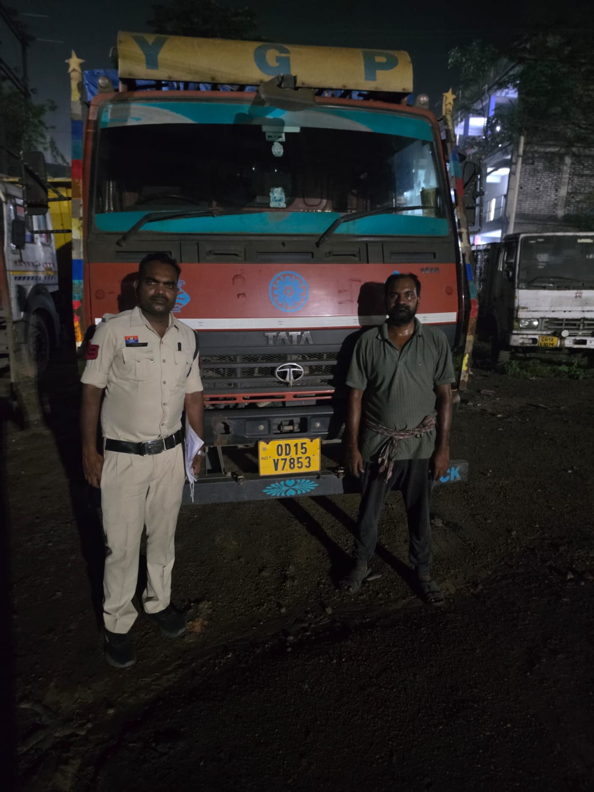 &ldquo;ऑपरेशन प्रहार&rdquo; में रायगढ़ पुलिस की बड़ी कार्रवाई, ओडिशा से 14 टन स्क्रैप लाकर स्थानीय प्लांट में खपाने की तैयारी कर रहा माजदा चालक गिरफ्तार, ₹11.98 लाख की संपत्ति जब्त