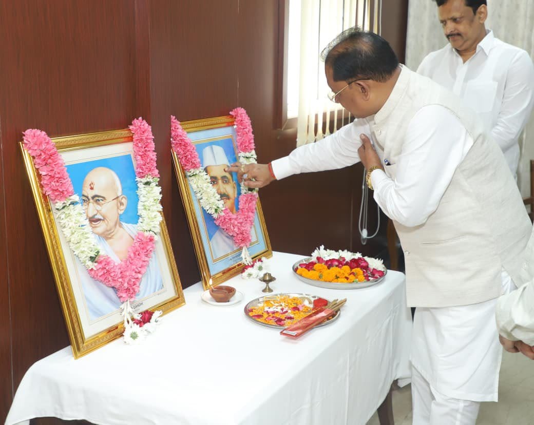 महात्मा गांधी के सत्य-अहिंसा और लाल बहादुर शास्त्री के सादगीपूर्ण जीवन से राष्ट्रसेवा की प्रेरणा लेते हुए आगे बढ़ना हमारा संकल्प : मुख्यमंत्री विष्णु देव साय