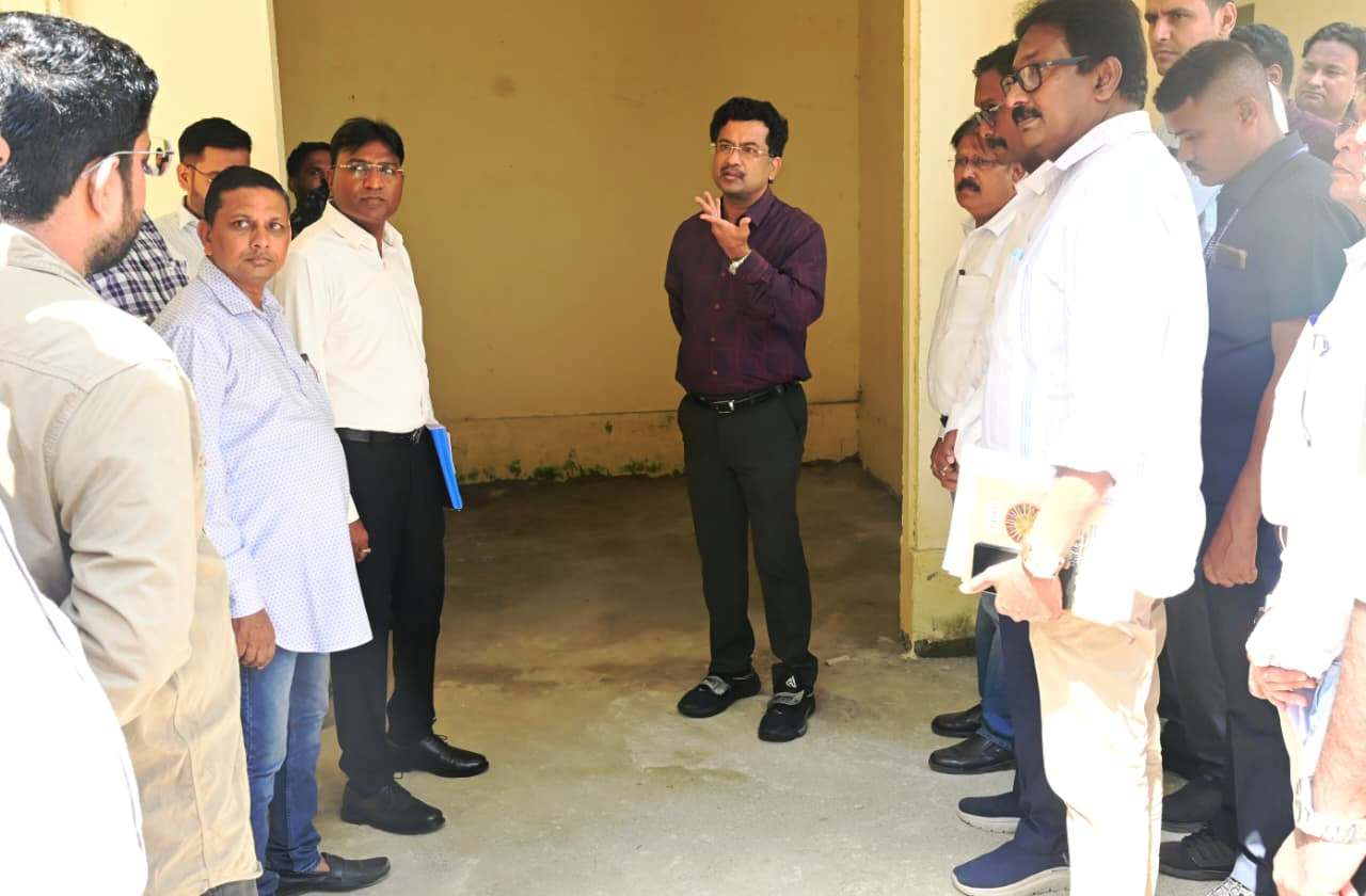 पीएम आवास योजना और ई-बस सेवा की परियोजनाओं में गुणवत्ता से समझौता नहीं, प्रमुख सचिव सोनमणि बोरा ने मौके पर पहुंचकर अधिकारियों को दिए सख्त निर्देश