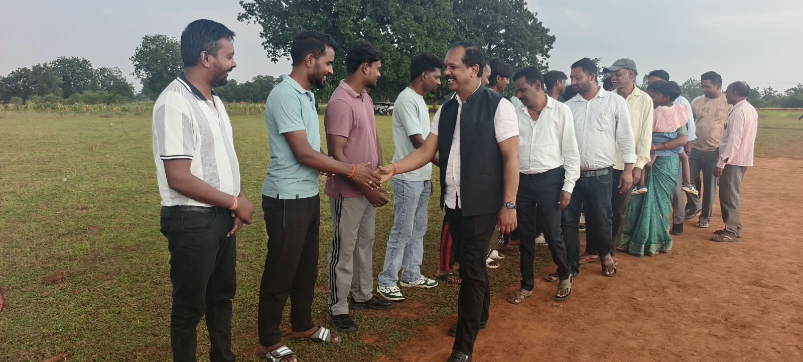 बिहाबाल में क्रिकेट प्रतियोगिता का रंगारंग समापन, बरजोर बनी चैंपियन, पतराटोली को 20 रनों से हराकर जीता खिताब; जिला पंचायत अध्यक्ष सालिक साय ने खिलाड़ियों का बढ़ाया हौसला