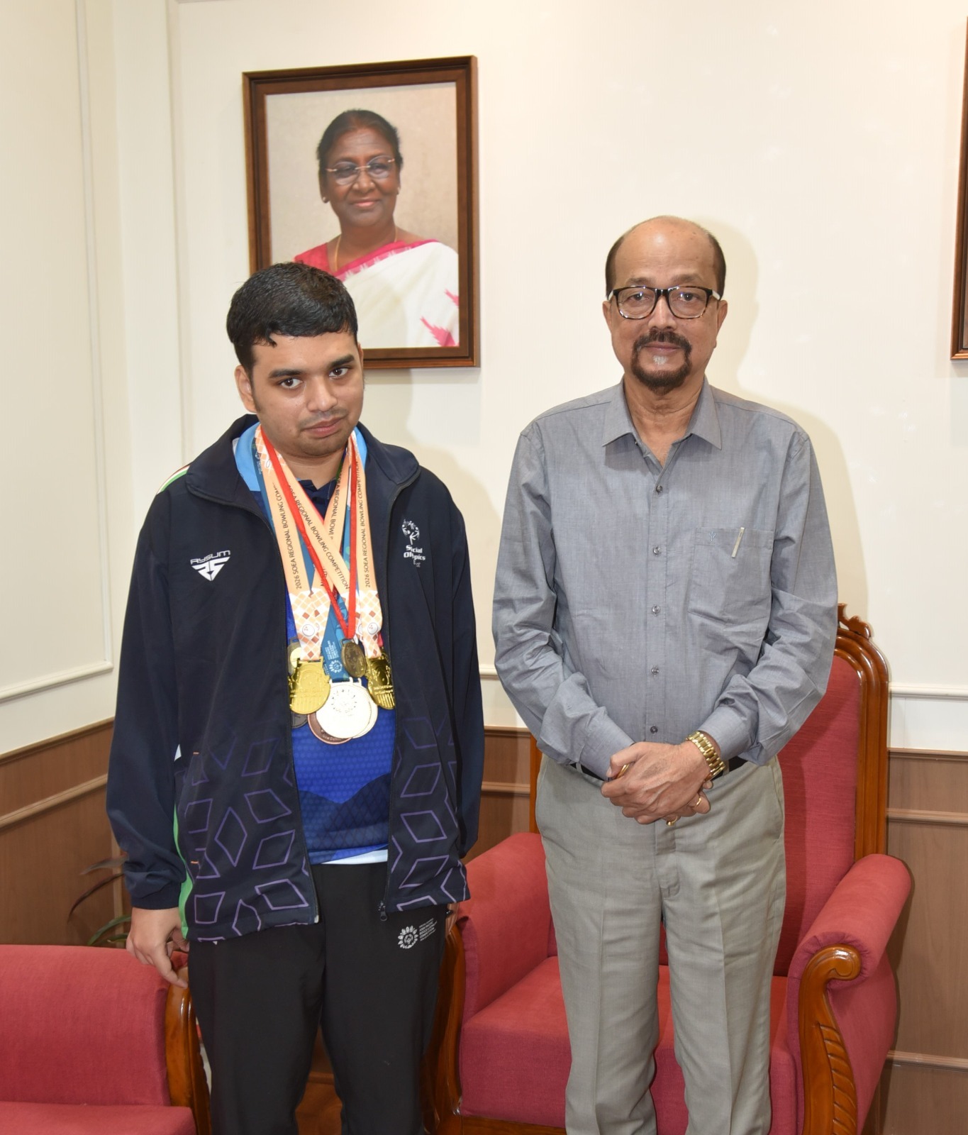 विशेष ओलंपिक में इभानन साहू की स्वर्णिम उपलब्धि से छत्तीसगढ़ गौरवान्वित, राज्यपाल रमेन डेका बोले&mdash;अदम्य इच्छाशक्ति और परिश्रम का प्रेरणादायी उदाहरण है यह सफलता