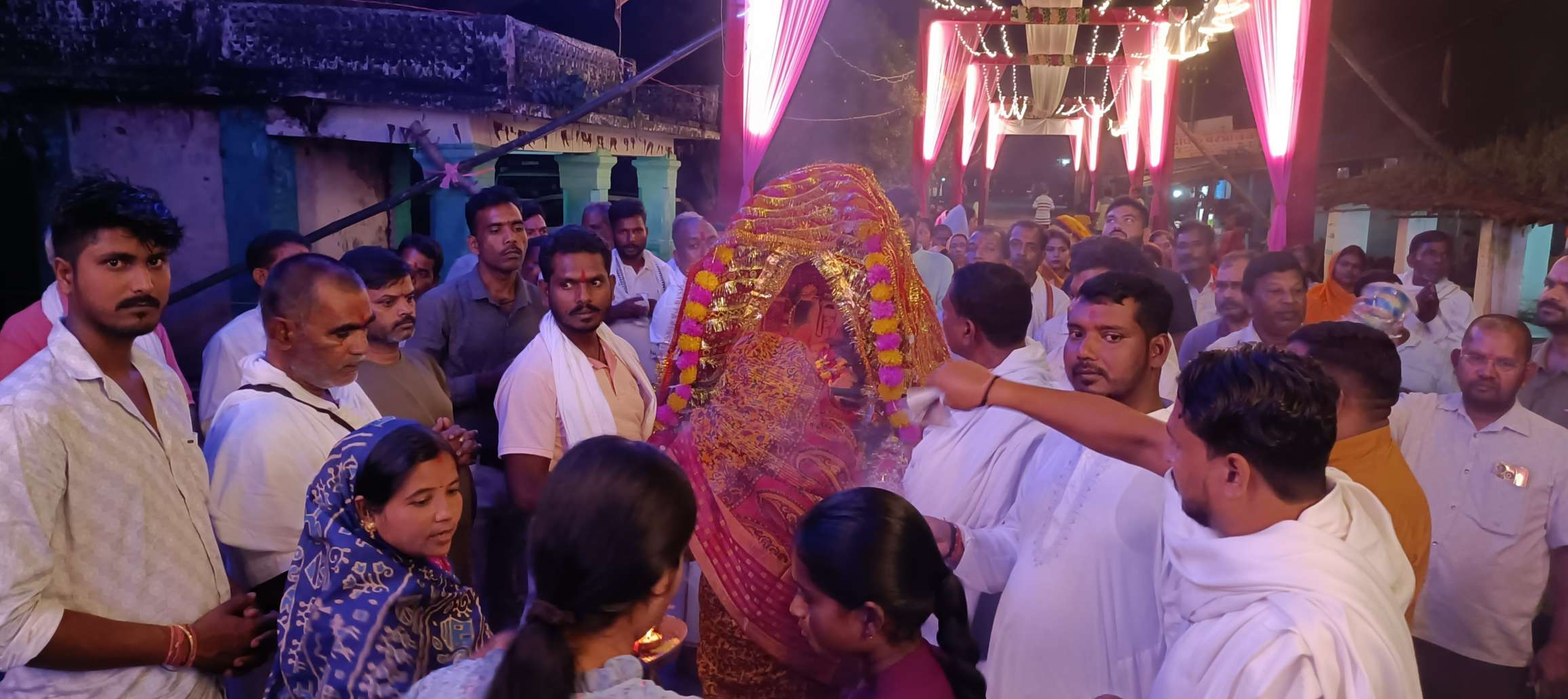शारदीय नवरात्र की सप्तमी पर तीन आश्रमों में दिखेगा मां भगवती की भक्ति का अद्भुत नजारा, सोगड़ा, नारायणपुर और गम्हरिया में निकलेगा भव्य डोला, दर्शन के लिए उमड़ेंगे श्रद्धालु