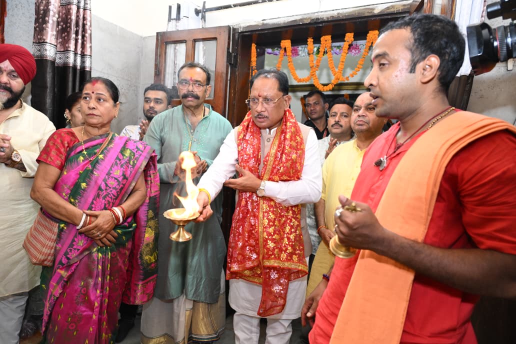 मां काली और मां दुर्गा के दरबार में मुख्यमंत्री विष्णु देव साय ने टेका माथा, प्रदेश की सुख-समृद्धि, खुशहाली और निरंतर विकास के लिए मांगा आशीर्वाद