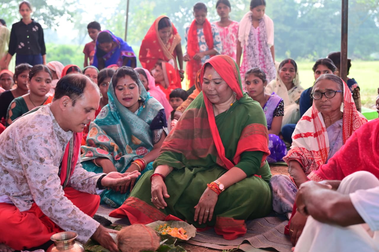 गोर्रीपारा में विकास की नई नींव, विधायक गोमती साय ने सामुदायिक भवन निर्माण का किया भूमिपूजन, ग्रामीणों को मिलेगी सामाजिक आयोजनों की बेहतर सुविधा