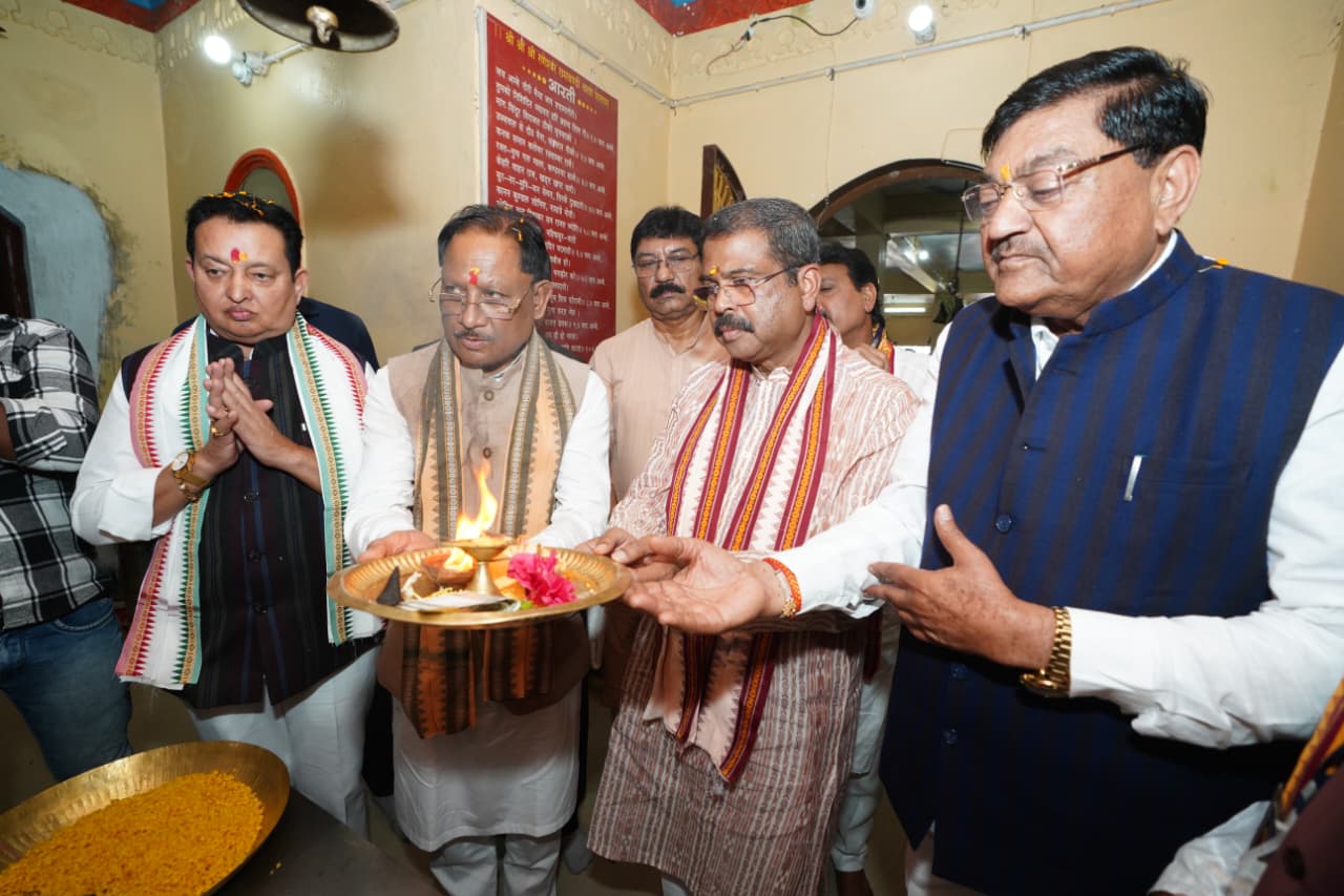 मुख्यमंत्री विष्णु देव साय ने रामचंडी मंदिर में की पूजा-अर्चना, प्रदेश की सुख-समृद्धि और खुशहाली की कामना