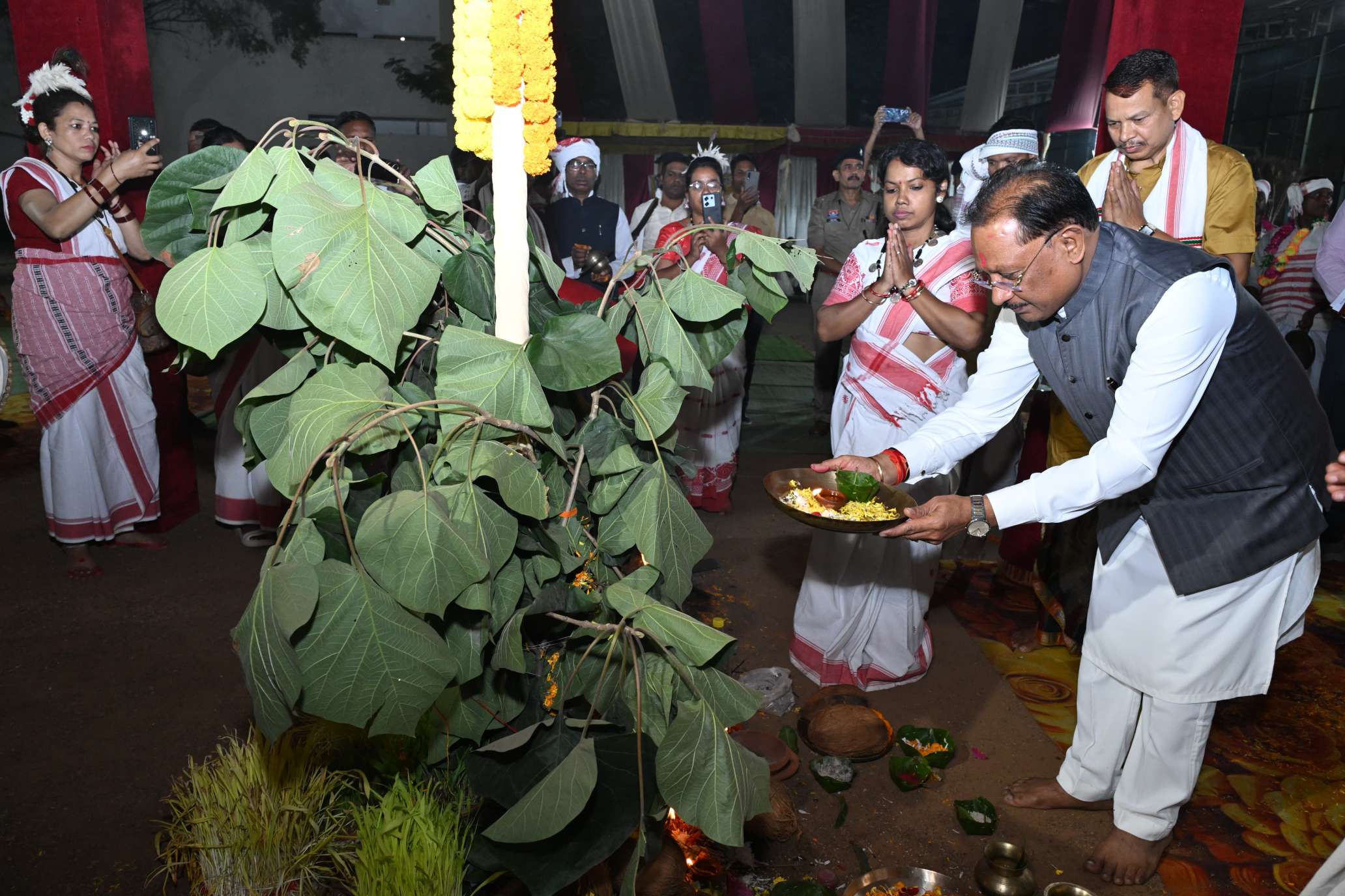 करम परब हमारी समृद्ध जनजातीय संस्कृति और पूर्वजों की अमूल्य धरोहर, इसका संरक्षण एवं संवर्धन हम सभी का नैतिक दायित्व : मुख्यमंत्री विष्णुदेव साय