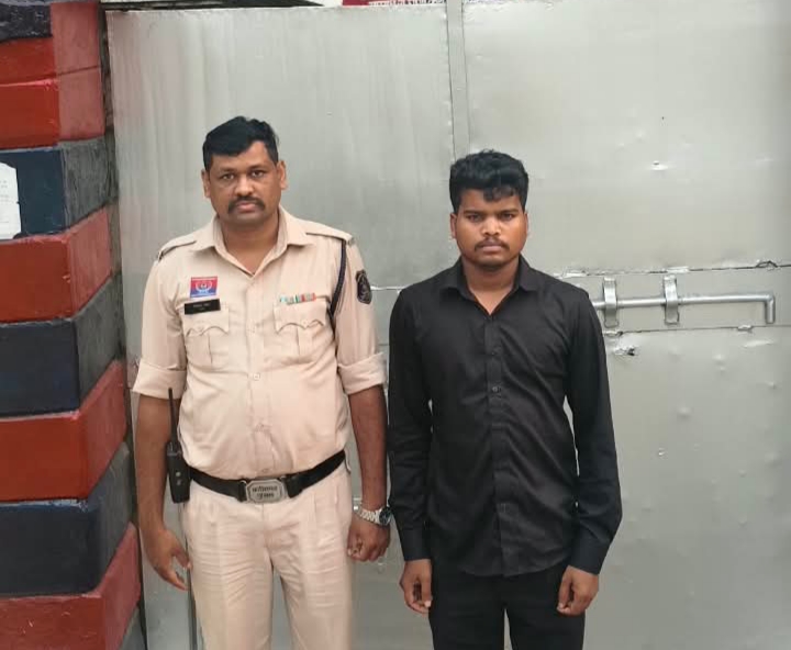 फाइनेंस कंपनी में काम करते हुए 40 महिलाओं की लोन किस्तों की रकम पर लगाया था चूना, मोबाइल बंद कर हुआ फरार, पुलिस ने हैदराबाद से दबोचा
