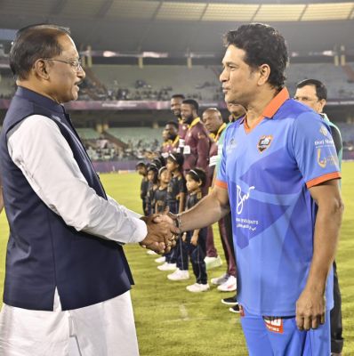 इंटरनेशनल मास्टर्स लीग टी-20 चैंपियनशिप के अंतिम चरण का आगाज नवा रायपुर में क्रिकेट का रोमांच चरम पर, सचिन-लारा-युवराज के चौके-छक्कों का आनंद लेने उमड़े क्रिकेट प्रेमी