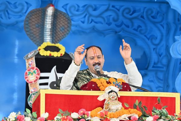 जो भी भक्त शिव महापुराण की कथा मन से सुनता है भोले बाबा अपने भक्तों का कल्याण अवश्य करते हैं---- पंडित श्री प्रदीप मिश्रा&nbsp;