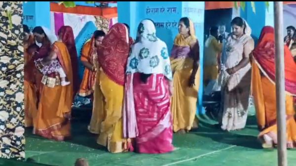 जुरूडाँड़ गांव में हरि संकीर्तन का हुआ भव्य आयोजन,24 घण्टे चलता रहा हरे रामा....हरे कृष्णा जाप,गांव के लोगों ने बढ़-चढ़कर लिया हिस्सा बना रहा भक्तिमय माहौल&nbsp;