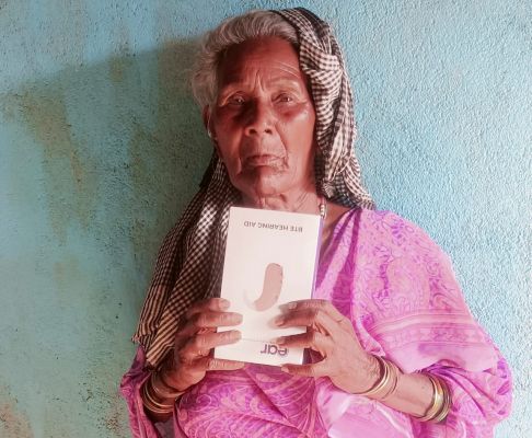 एक नई दिशा की ओर जशपुर,लोगों की उम्मीदों का केंद्र बगिया,बुधमनी बाई को मिला तत्काल श्रवण यंत्र,जताया &nbsp;मुख्यमंत्री श्री विष्णुदेव साय का आभार..