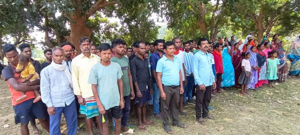 सारुडीह में मरघट में ईसाई समाज के कब्जे के विरोध में लामबंद हुए ग्रामीण,मृत हिन्दूओ को मतांतरित बताने से मचा बवाल