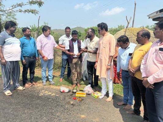 जशपुर के वार्ड 16 में डामरीकृत सड़क निर्माण का भूमि पूजा हुआ संपन्न