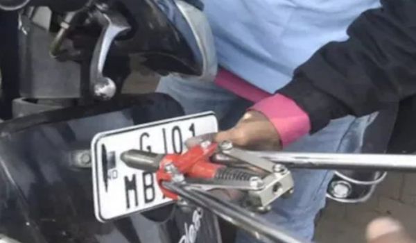 CG News : गाड़ी वाले सावधान.! गाड़ी में हाई सिक्योरिटी नंबर प्लेट लगाना हुआ अनिवार्य...नहीं लगाया है तो अब कटेगा चालान...पढ़ें पूरी खबर