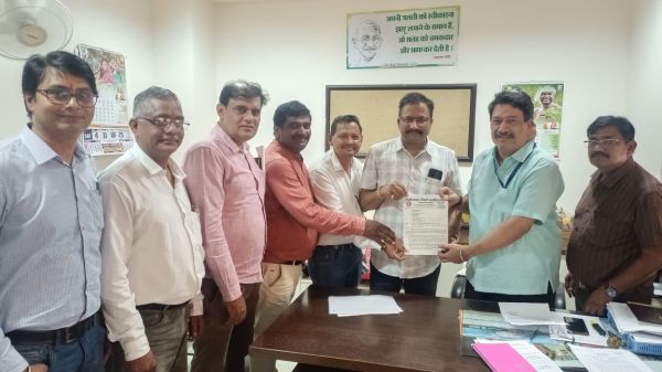 युक्तियुक्तकरण की विसंगति को लेकर डीपीआई ऋतुराज रघुवंशी जी से मिला टीचर्स एसोसिएशन