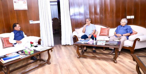 छत्तीसगढ़ में स्वास्थ्य और उद्योग क्षेत्र में निवेश की दिशा में अहम कदम .... मुख्यमंत्री विष्णु देव साय से दो प्रमुख उद्योग समूहों ने की मुलाकात&nbsp;