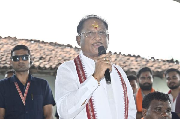 मुख्यमंत्री की चौपाल: जिला कांकेर के ग्राम मांदरी में उतरा सीएम का हेलिकॉप्टर,जनता से संवाद कर योजनाओं का लिया फीड बैक&nbsp;