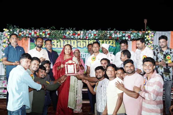 स्व. ओमप्रकाश साय स्मृति रात्रिकालीन क्रिकेट प्रतियोगिता का हुआ भव्य समापन,श्रीमती कौशल्या साय रहीं मुख्य अतिथि,केशवपुर बना प्रतियोगिता के विजेता