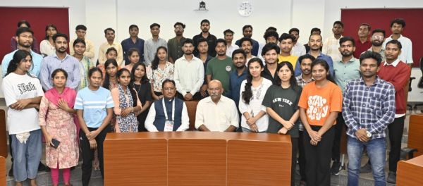 आईआईएम में उद्यमिता प्रशिक्षण से बदली दंतेवाड़ा के युवाओं की जीवन की दिशा