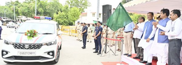 मुख्यमंत्री ने परिवहन विभाग के कर्मियों को सौंपी वाहनों की चाबी ..... 48 वाहनों को झंडी दिखाकर किया रवाना