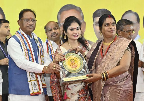 मुख्यमंत्री सेन समाज के महिला जिला अध्यक्षों एवं प्रतिभा सम्मान समारोह में हुए शामिल.....सामाजिक भवन निर्माण हेतु 20 लाख रूपये की घोषणा