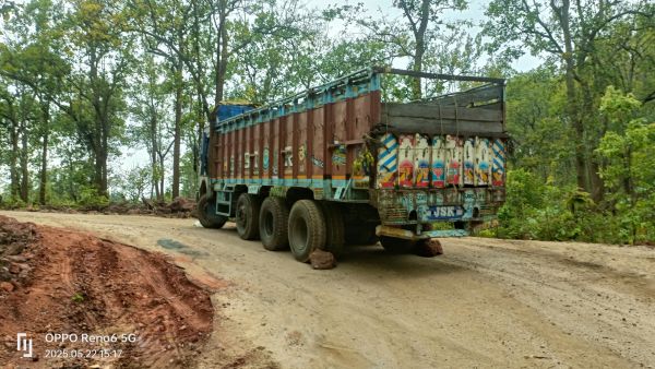  पीएम जनमन योजना से जशपुर के पहाड़ी अंचलों के बसाहटों तक पहुंची सड़कें... किन कारणों से नव निर्मित सड़कों को मिल रहा है भारी जख्म....विभाग क्यों नही कर रहा है कोई कार्यवाही....विस्तार से जानने पढ़ें पूरी खबर