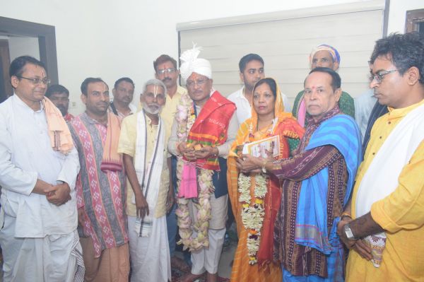 श्री जगन्नाथ मंदिर दोकड़ा: मुख्यमंत्री श्री विष्णुदेव साय एवं धर्मपत्नी श्रीमती कौशल्या साय बने गजपति महाराजा, ओडिशा के पुरोहितों ने निभाई परंपरागत रस्म, 27 जून को रथ यात्रा में होंगे शामिल......