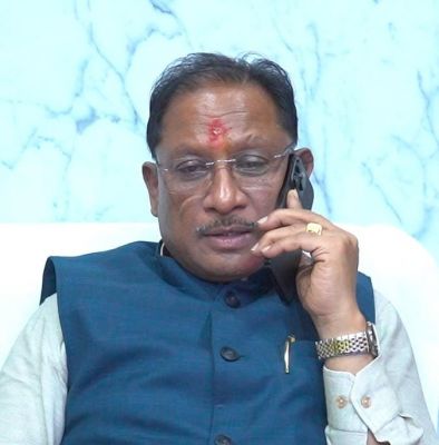 &ldquo;बेटी, तुम आगे बढ़ो&hellip; हम सब तुम्हारे साथ हैं&rdquo; &ndash; मुख्यमंत्री विष्णुदेव साय....मुख्यमंत्री श्री विष्णु देव साय ने अंतरराष्ट्रीय सॉफ्टबॉल खिलाड़ी शालू डहरिया को दी वीडियो कॉल पर शुभकामनाएं