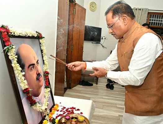 डॉ. श्यामा प्रसाद मुखर्जी की पुण्यतिथि पर मुख्यमंत्री ने श्रद्धांजलि अर्पित की