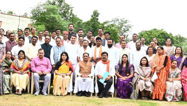 *मुख्यमंत्री नवनिर्वाचित जिला पंचायत अध्यक्षों एवं उपाध्यक्षों के 03 दिवसीय प्रशिक्षण कार्यक्रम के शुभारंभ में हुए शामिल*