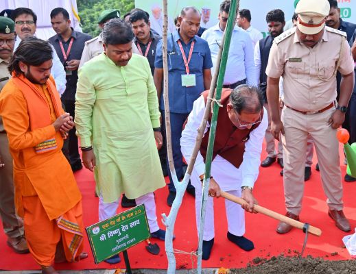 *नवीन विधानसभा परिसर में मुख्यमंत्री श्री साय ने किया पौधरोपण*