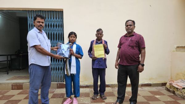 *दुखद घटना ने ज्योति से छीना सहारा तो मुख्यमंत्री ने सिर पर रखा हांथ....तपकरा की बालिका की पूर्ण पढ़ाई का मुख्यमंत्री ने लिया जिम्मा*