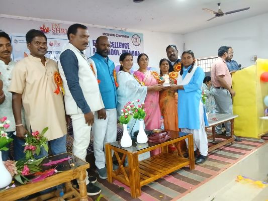 मनोरा विकासखंड स्तरीय शाला प्रवेश उत्सव जशपुर विधायक रायमुनी भगत के मुख्य अतिथि में हुआ संपन्न