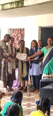 गजरथ स्वामी आत्मानंद उत्कृष्ट विद्यालय नारायणपुर में पहुंच कर सैकड़ों विद्यार्थियों एवम स्टाफ को हाथी के गतिविधियों की दी जानकारी