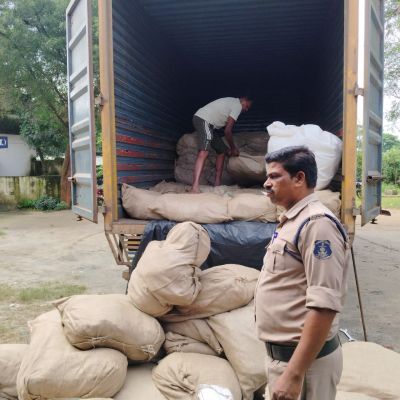 पुलिस की बड़ी कार्रवाई! 30 लाख रुपए के तंबाकू और गुटखा जब्त,120 बोरी ट्रक में भर कर &nbsp;रायपुर से बोकारो झारखण्ड ले जाया जा रहा था