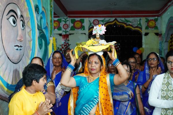*पमशाला के राधा कृष्ण मंदिर में धूमधाम से मनाया गया श्रीकृष्ण जन्माष्टमी महोत्सव, मुख्यमंत्री की धर्मपत्नी श्रीमती कौशल्या साय शामिल होकर की पूजा अर्चना....*