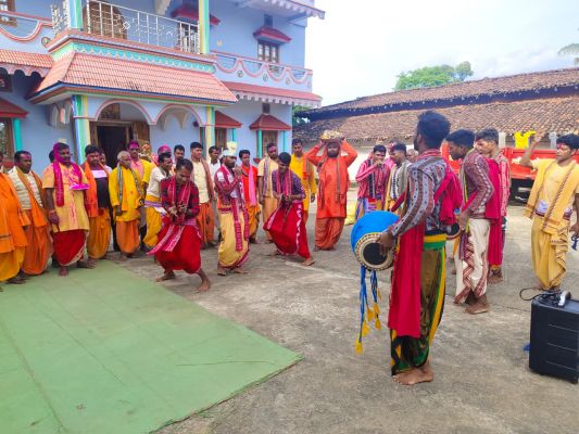 *महाकुल समाज द्वारा यहां तीन पीढ़ियों से जारी है ये परंपरा, श्री कृष्ण जन्माष्टमी महोत्सव में दिखी श्रद्धा और उत्साह,नगर भ्रमण में गूंजे भजन-कीर्तन...*