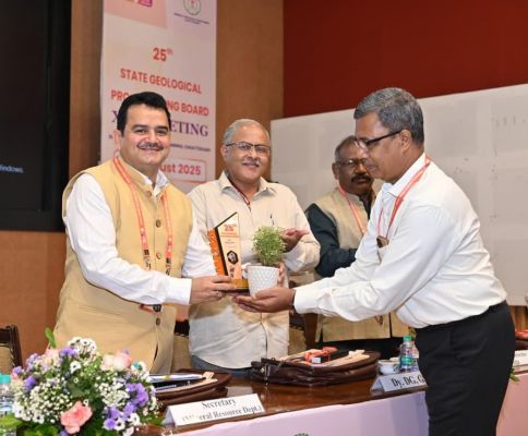 2025 की रजत महोत्सव की 25 वीं बैठक हुई आयोजित :खनन क्षेत्र में छत्तीसगढ़ की बड़ी छलांग: वर्ष 2024-25 में 15 हजार करोड़ से अधिक का राजस्व, नए खनन प्रोजेक्ट से मिली विकास को नई गति*