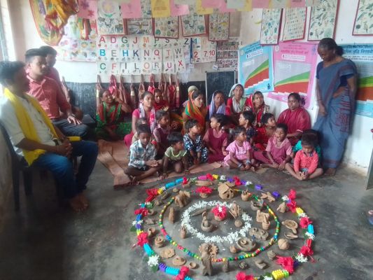 *छत्तीसगढ़ रजत जयंती महोत्सव :&nbsp;कुनकुरी, केराडीह एवं फरसाबाहर में टॉय मेकिंग वर्कशॉप एवं महतारी मेगा हेल्थ कैंप का हुआ आयोजन*