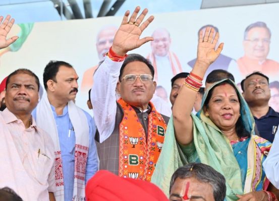 आठ दिन के जापान और दक्षिण कोरिया के सफल विदेश यात्रा से वापस लौटे मुख्यमंत्री श्री साय ...&nbsp; एयरपोर्ट पर हुआ भव्य स्वागत&nbsp;