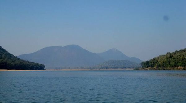 महानदी जल विवाद सुलझाने को छत्तीसगढ़ और ओडिशा ने शुरू की पहल....इंजीनियरों की टीम हर हफ़्ते करेगी काम पढ़ें पूरी खबर?