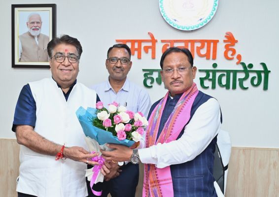 मुख्यमंत्री ने गोंडी अनुवादक ऐप &lsquo;आदि वाणी&rsquo; परियोजना की सफलता पर प्रोफेसर व्यास एवं उनकी टीम को दी बधाई