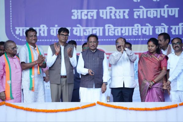 महतारी वंदन योजना : माताओं-बहनों के सम्मान से ही छत्तीसगढ़ की समृद्धि संभव &ndash; मुख्यमंत्री श्री साय.....अब तक कुल 12,376.19 करोड़ रुपये की राशि सीधे हितग्राहियों तक पहुँची,