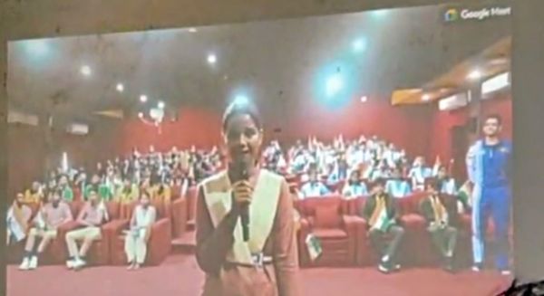 संकल्प कुनकुरी की छात्रा अंजलि ने किया अतंरिक्ष यात्री शुभांशु शुक्ला से संवाद...पूछा आपने अपने सफर की शुरुआत कैसे की?