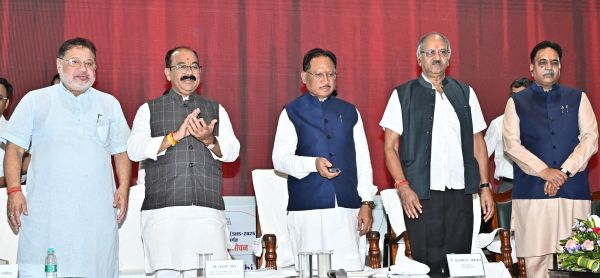 मुख्यमंत्री ने स्वच्छता सुपर लीग के टूल-किट का किया विमोचन, स्वच्छता की दिलाई शपथ.. .&nbsp;पीएम स्वनिधि के लाभार्थियों को वितरित किए चेक