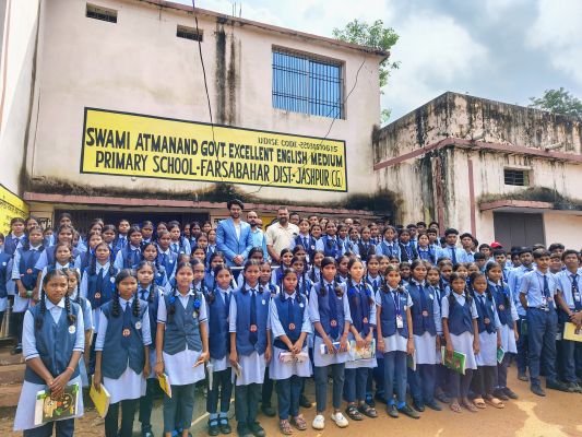 कलेक्टर रोहित व्यास के मार्गदर्शन में सेजेस फरसाबहार में हुआ वित्तीय साक्षरता कार्यशाला का समापन....जिले के आठ विद्यालयों में आयोजित कार्यशाला में 1371 विद्यार्थी हुए लाभान्वित