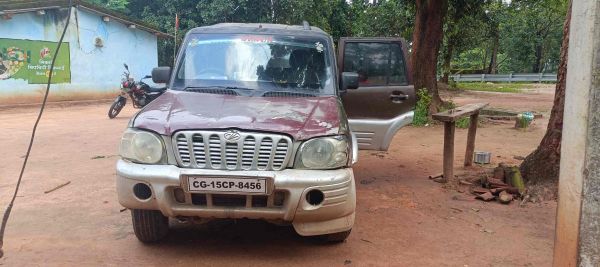 पशुओं से भरा स्कार्पियों वाहन खराब,ईब नदी के समीप वाहन छोड़ भागे तस्कर....पुलिस से बचने गौ-तस्कर अब लग्जरी वाहनों का भी कर रहे प्रयोग....पुलिस कार्यवाही में जुटी