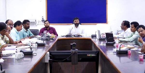 कलेक्टर ने स्वास्थ्य विभाग के कार्यों की समीक्षा हेतु ली बैठक....संस्थागत प्रसव को प्रोत्साहित करने कलेक्टर ने दिए निर्देश