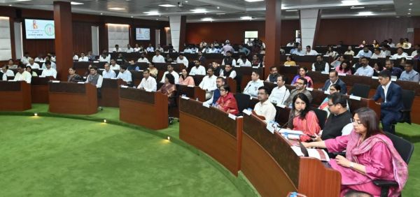 कलेक्टर्स कॉन्फ्रेंस में&nbsp; सीएम के सख्त निर्देश &ldquo;जनहित में लापरवाही बर्दाश्त नहीं की जाएगी :&nbsp;