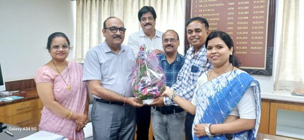 शिक्षक फेडरेशन का प्रतिनिधिमंडल मुख्य सचिव विकासशील से मिला...शासकीय सेवक कल्याण के मुद्दों पर हुआ है चर्चा-राजेश चटर्जी